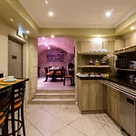 85 Saint Honore