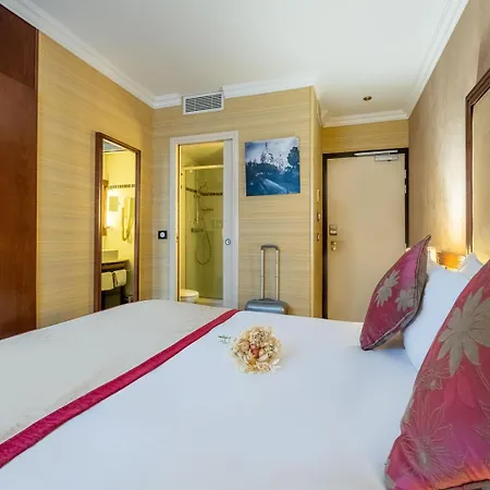 85 Saint Honore 3* Париж