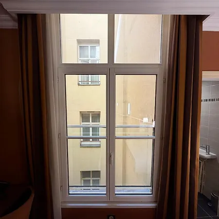 85 Saint Honore Szálloda