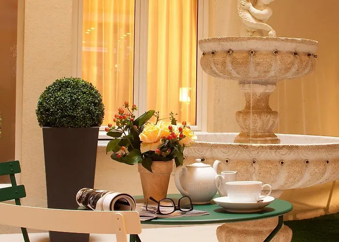 Hotel 85 Saint Honore Paris