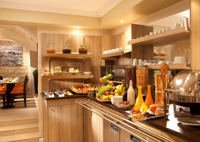 Hotel 85 Saint Honore 3*