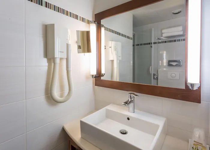 Hotel 85 Saint Honore Paris