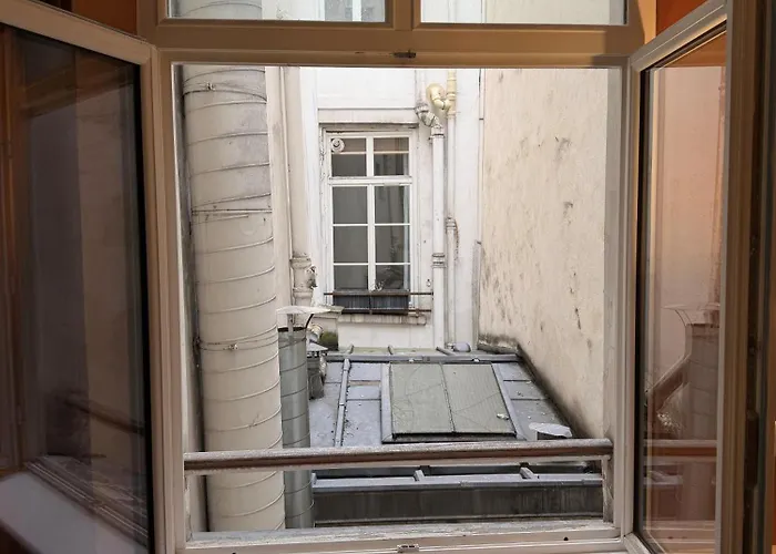 Hotel 85 Saint Honore Paris