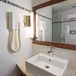 Hotel 85 Saint Honore Paris