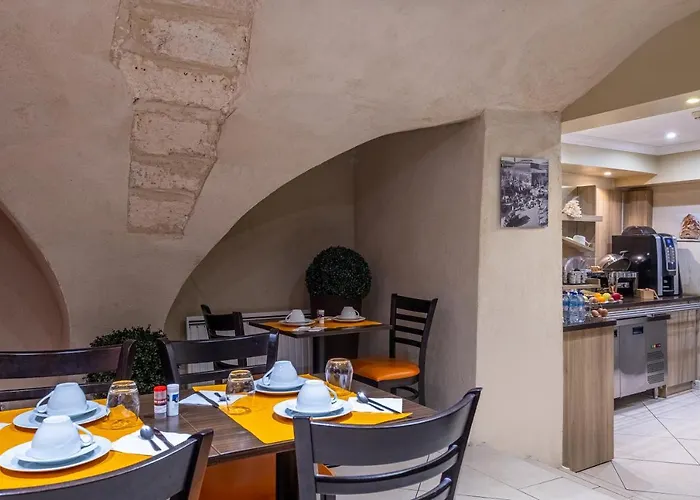 85 Saint Honore Szálloda 3*